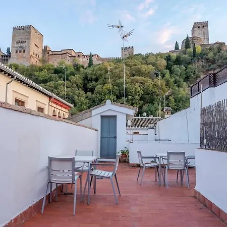 Frente A La Alhambra Apartment Granada Exterior photo